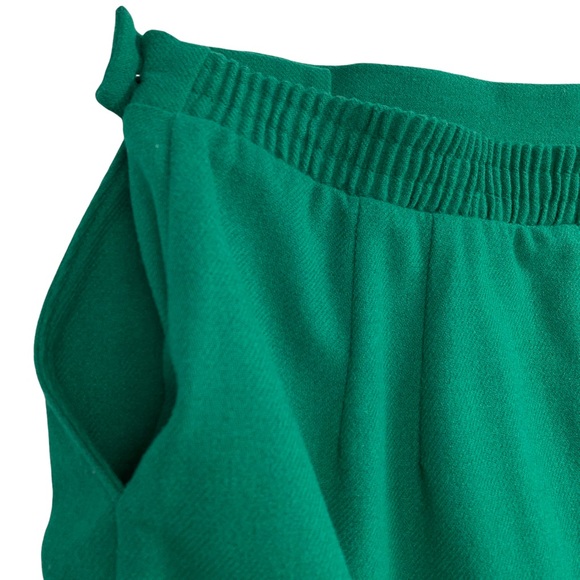 Vintage Kelly Green Wool Blend Pencil Skirt with Pockets made by TanJay Petites. - Picture 10 of 15